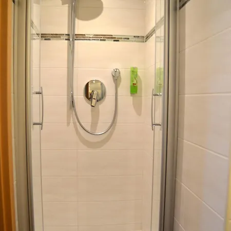 Adler Guest house 3*